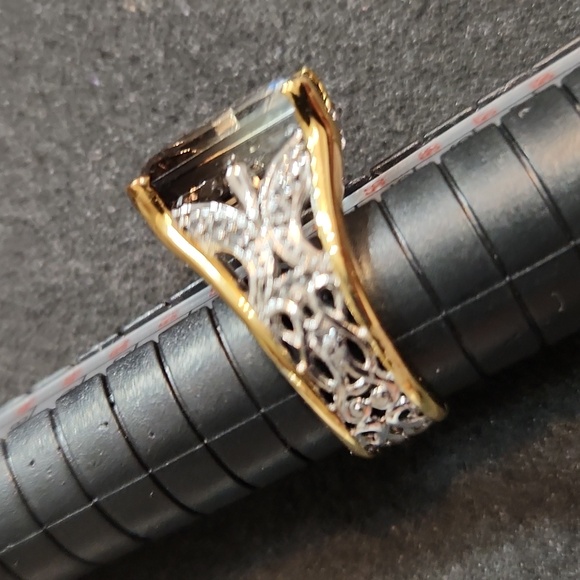 Victoria Wieck Bi Color Quartz Ring 6 1/2 - Picture 4 of 4